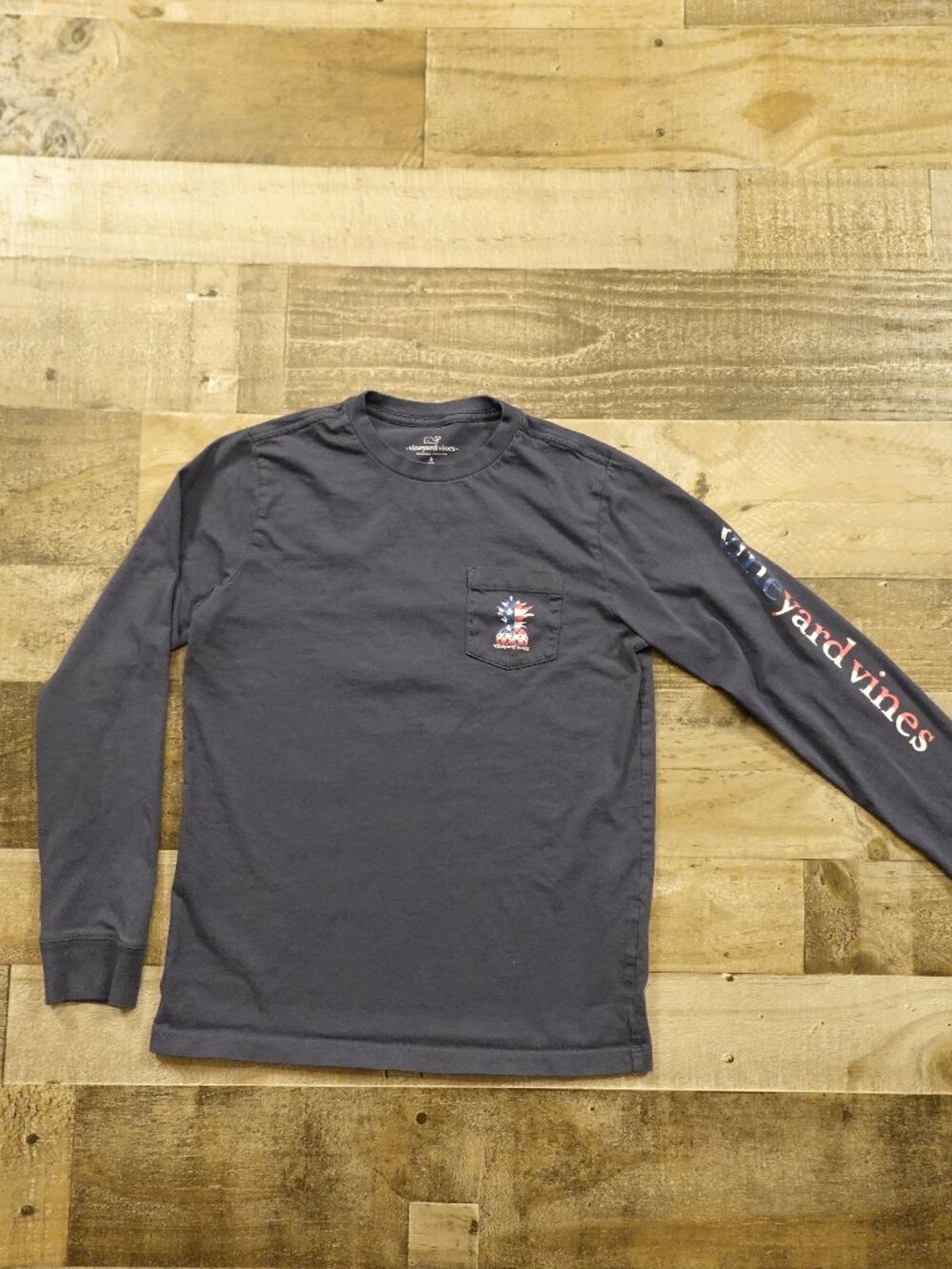 Vineyard Vines Patriotic Pineapple Long Sleeve Pocket Tee Boys Small Blue USA‎